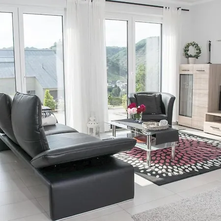 Casa de Férias Moselle Castle View, Koblenz Dieblich