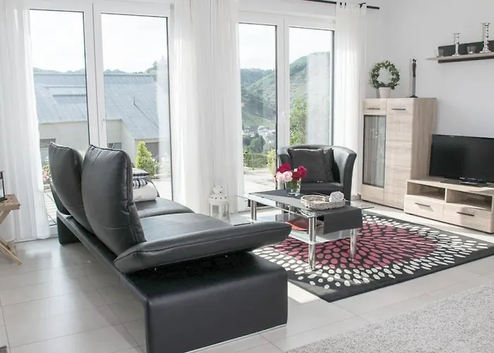 Casa de Férias Moselle Castle View, Koblenz Dieblich